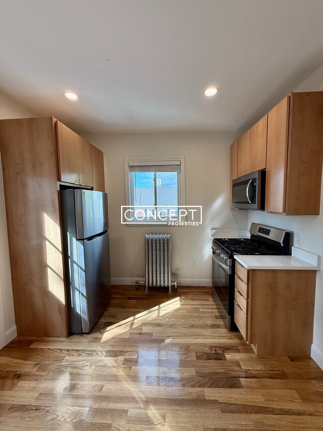 Building Photo - 126 Chestnut St Unit 2B