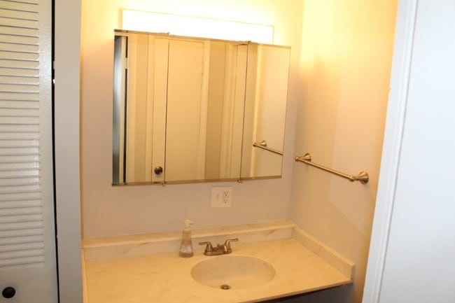 Photo - 200 Highland Ave Unidad 502