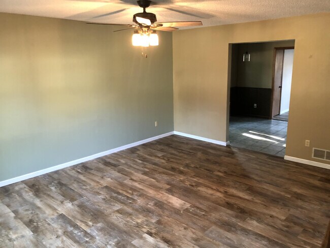 Photo - 229 Deerfield Ln