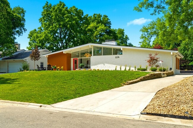 Photo - 2276 Johnston Rd