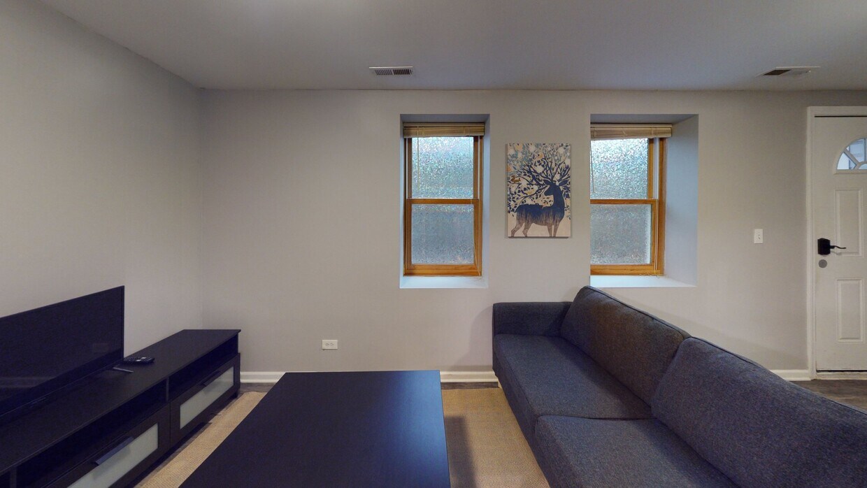 Photo - Private bedroom in 3 bed/2 bath Home