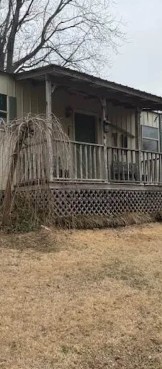 Photo - 303 Woodford Pl