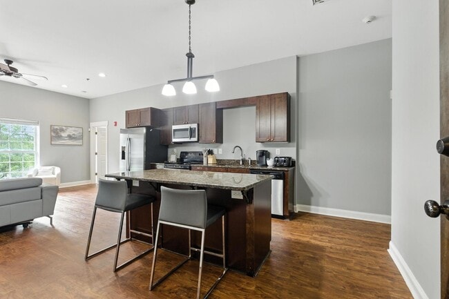 Photo - North Thomas 472-492 Unidad NT492