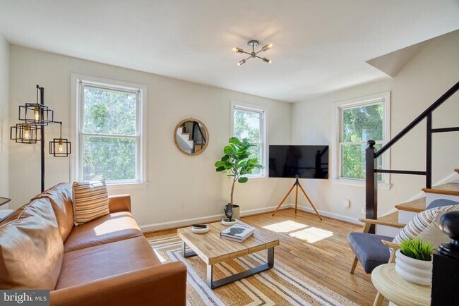 Photo - 3731 S Kemper Rd