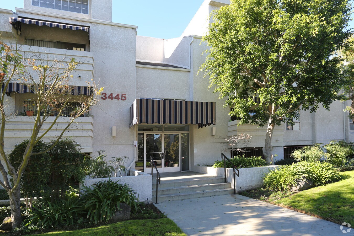 Club Mentone - 3445 Mentone Ave Apartments Unit 206