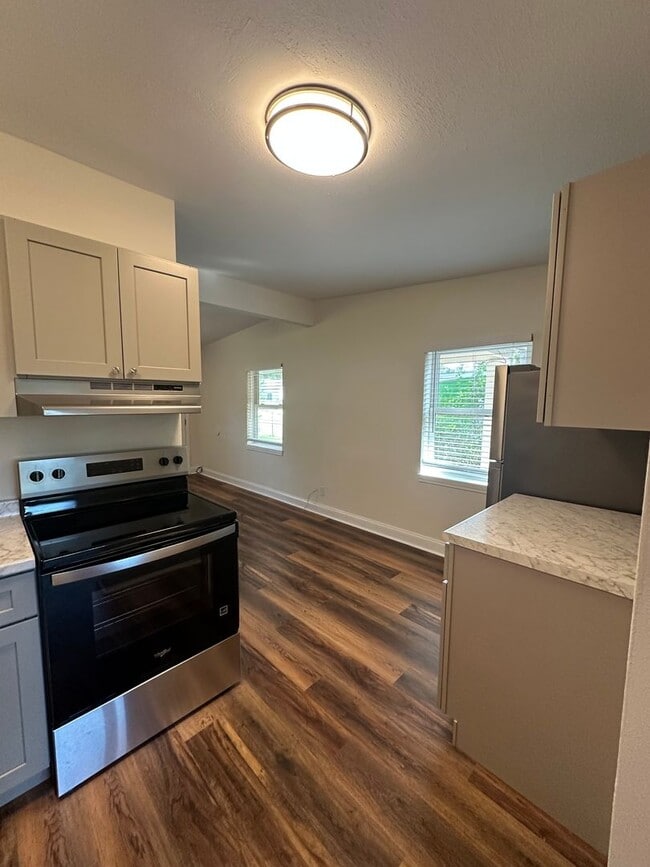 Building Photo - Newly remodeled 4 bedroom 2 bath Available...