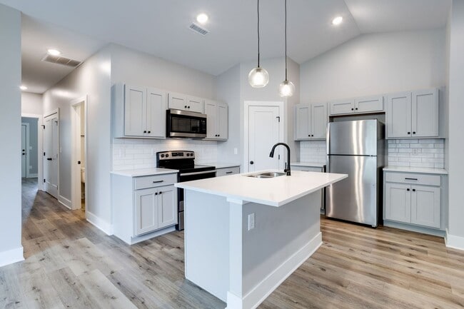 Photo - Anna Duplex- 3 Bedroom!