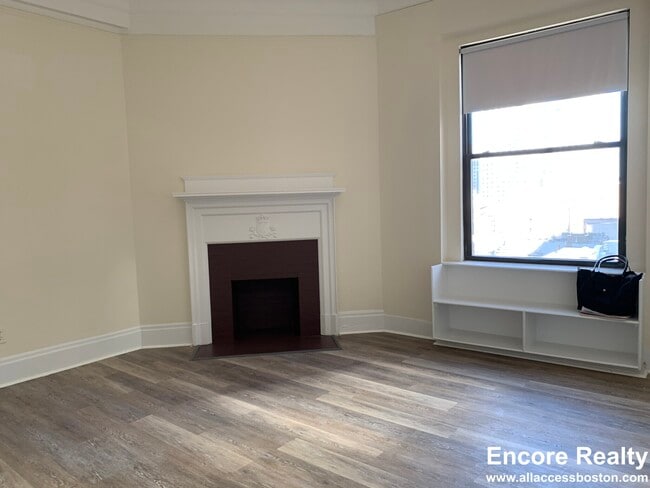 Photo - 62 Boylston St Unit 917
