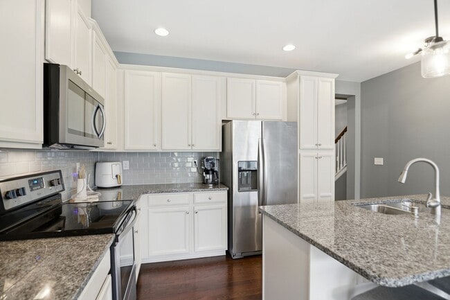 Photo - 1223 Bhaltair Ln