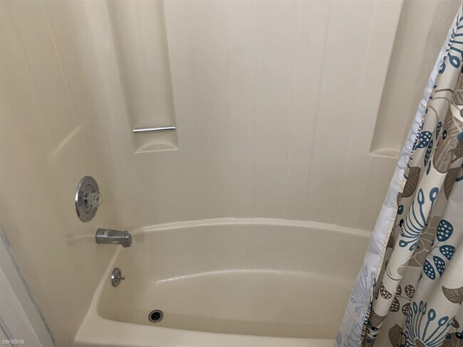 Photo - 2 br, 2 bath Condo - 207 Highland Boulevard