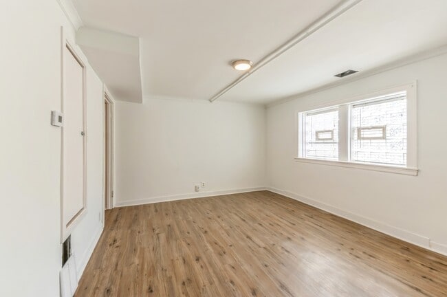 Photo - 3501 N Albany Ave Unidad GDN