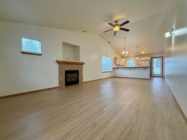 Photo - COME TAKE A LOOK AT THIS BEAUTIFUL NEWLY UPDATED HOME IN REDMOND!!