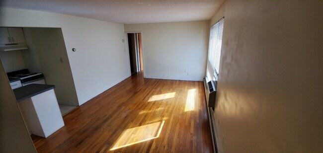 Building Photo - 77 Trowbridge St