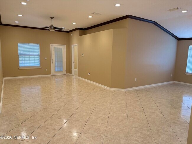 Photo - 5925 Round Table Rd