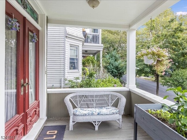 Photo - 190 Hillside Ave