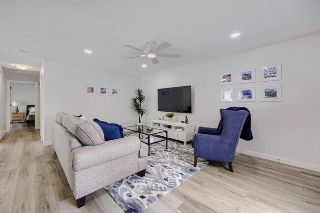 Photo - Updated 2 Bedroom Townhouse in Thornton