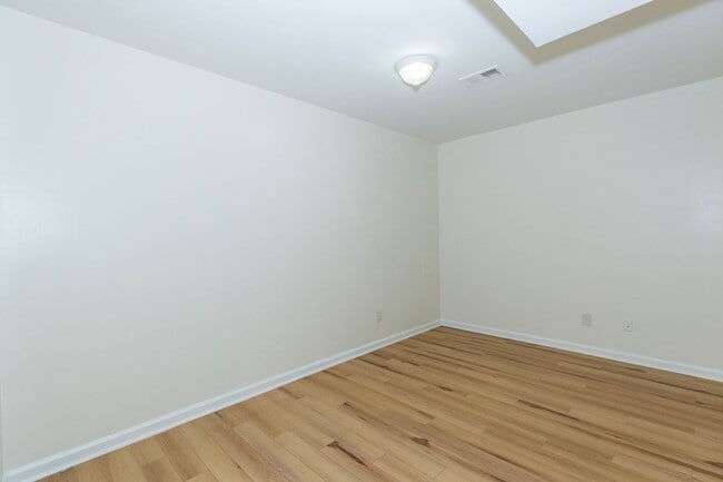 Photo - 3 Bed/2 Full,2 Half Bath Townhome in Martinsburg, WV