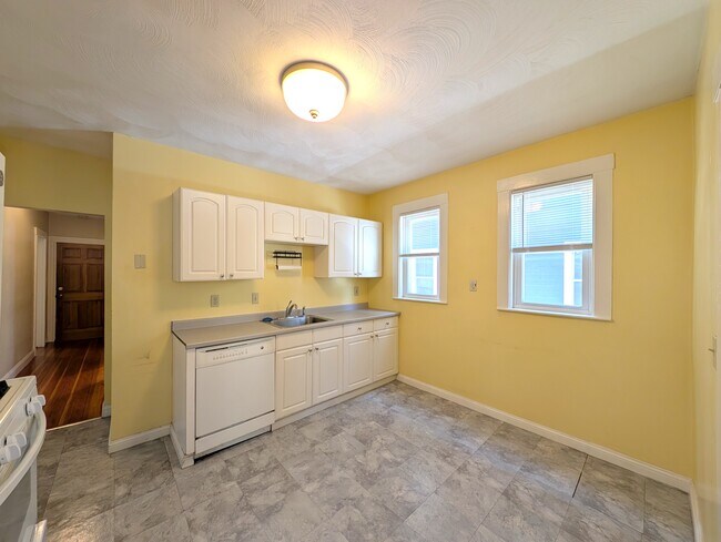 Photo - 79 Conwell Ave Unit 1