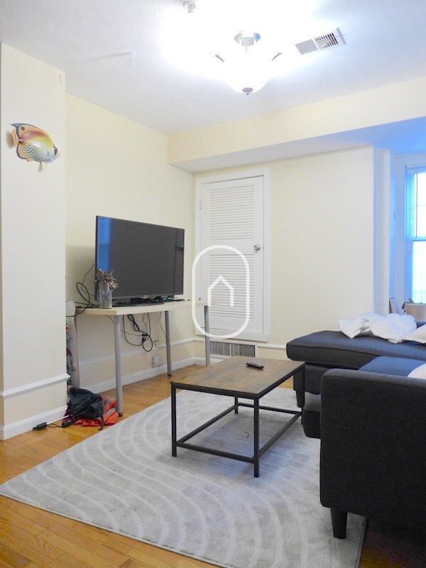 Photo - 40 Williams St