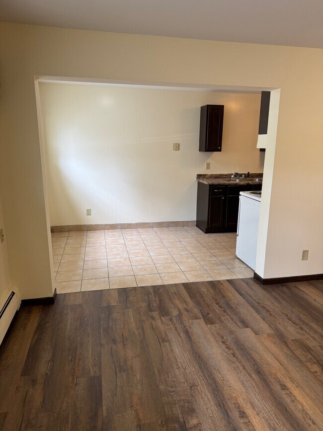 981 St Albans St N Unit 107