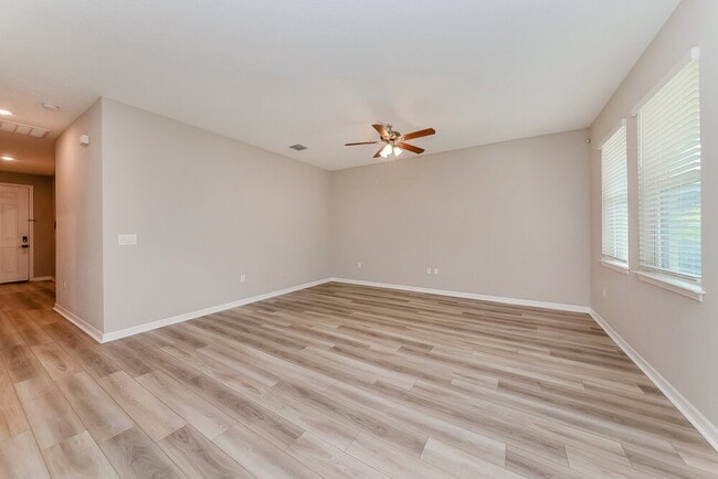 Photo - 417 Daylily Blvd