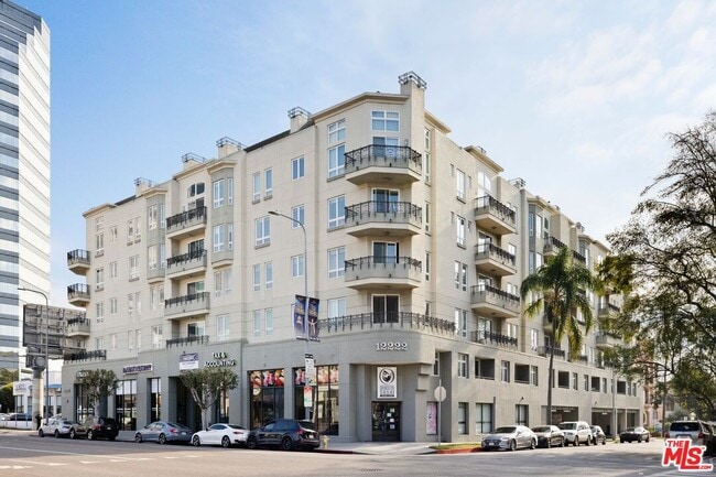 Building Photo - 12222 Wilshire Blvd Unit PH10