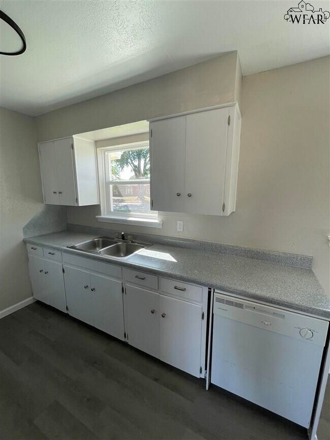 Photo - 5001 Lakefront Dr