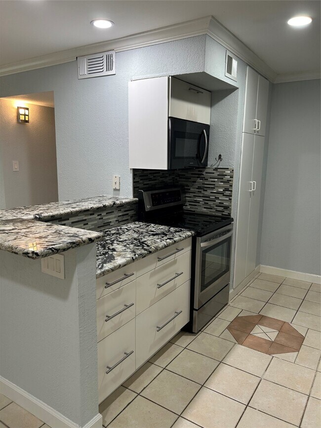 Photo - 5550 N Braeswood Blvd