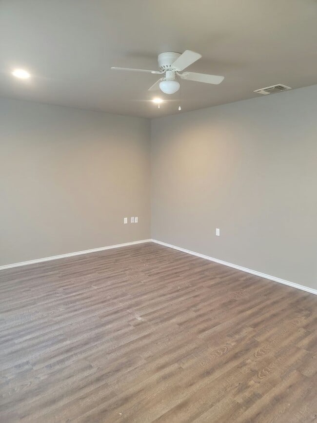 Photo - 4612 Avenue C