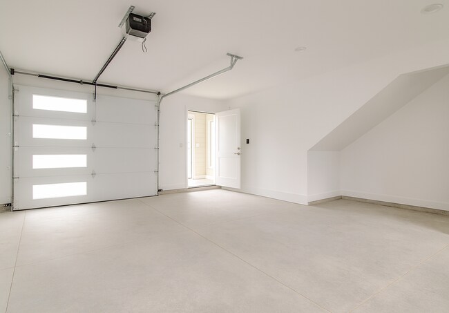Photo - Your Bend Retreat: Spacious Townhouse with...