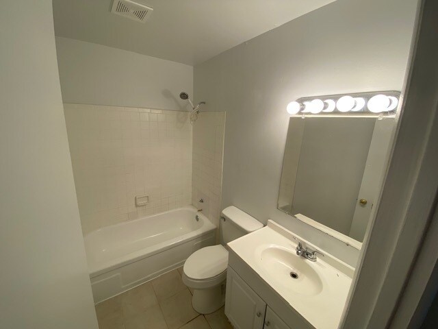 4640 Greenwood Dr