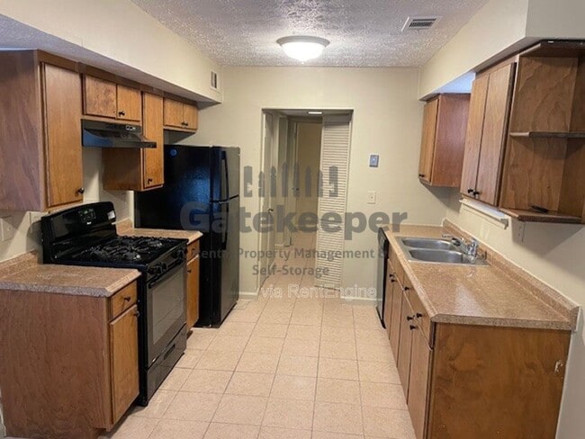 Photo - 333 Riverbrook Trail