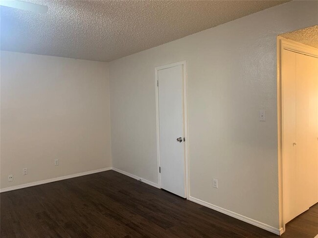 Photo - 997 N 5th St