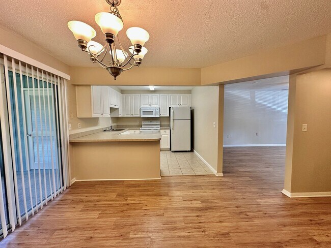 Photo - 501 SW 75th St