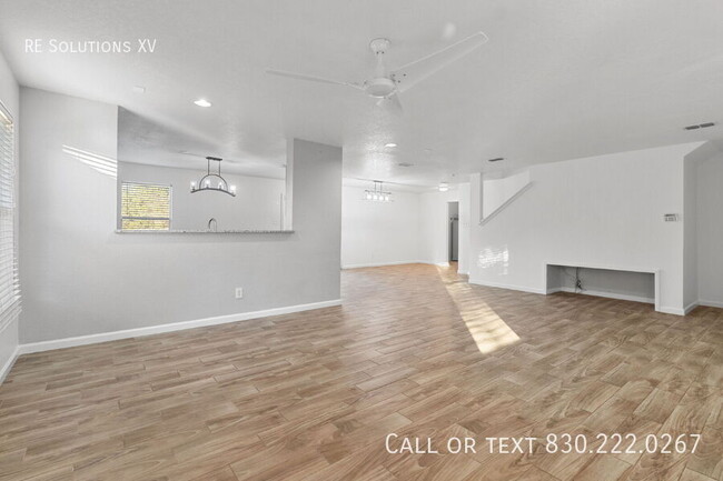 Photo - 203 Shadbush St