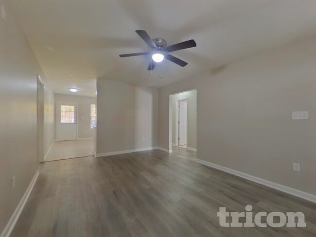 Photo - 6215 Rockwell Blvd W