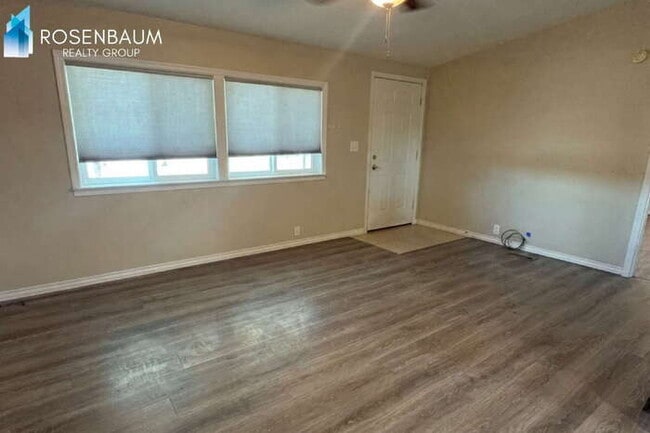Building Photo - Beautiful & Spacious 3-beds / 2-baths home on 1.44 Acres with a Barn, Workshop & Ample Parking in...