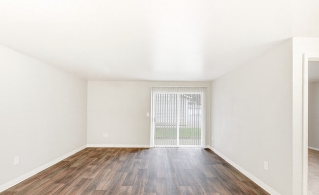 Photo - Maple Crossing