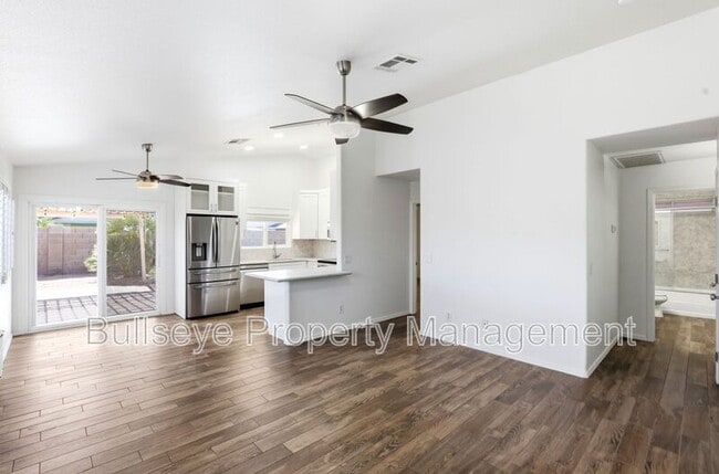 Photo - 3001 W Matthew Dr