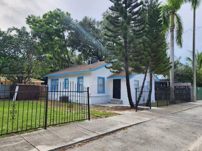 Building Photo - 5606 NW 8th Ave Unit Efficiency