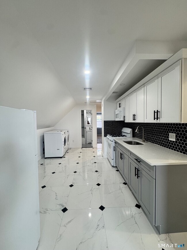 Photo - 417 Poplar St