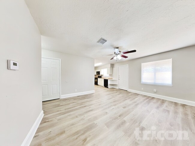 Photo - 4427 Oakside Dr