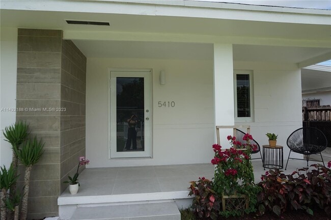 Photo - 5410 SW 4th St