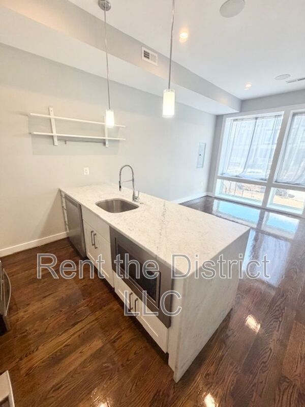 Photo - 913 12th St NE Unidad #2