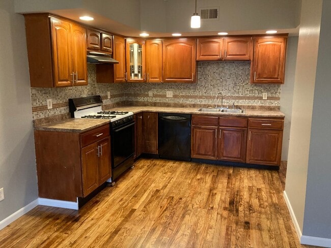 Building Photo - 777-779 Water Street Unit 777 Water Street