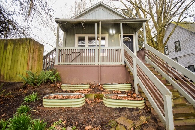 Building Photo - Charming 2 Bedroom House in North Portland