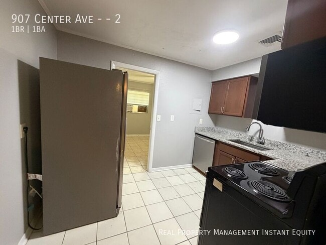 Photo - 907 Center Ave Unit 2