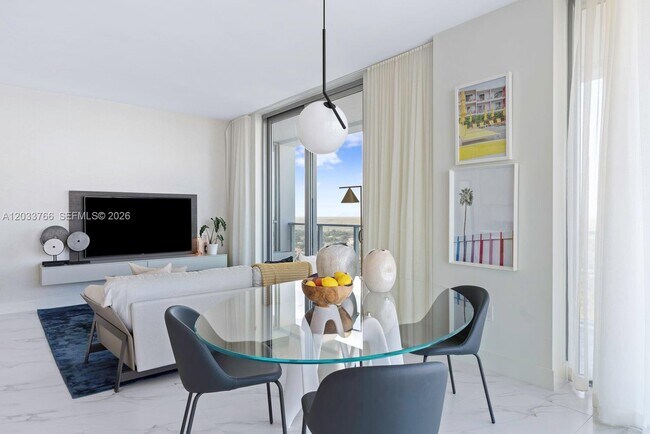 Photo - 2000 Metropica Wy Unit 1810