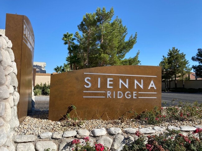 Gated 4 bedroom with a bonus room in Summe... - Gated 4 bedroom with a bonus room in Summe... House