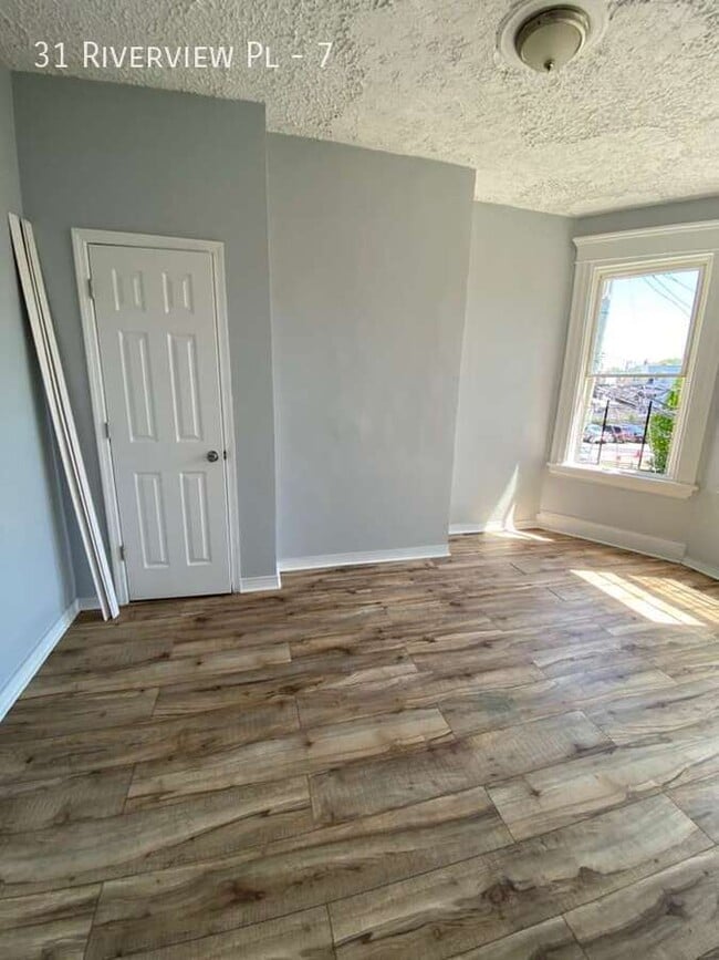 Photo - 31 Riverview Pl Unit 7